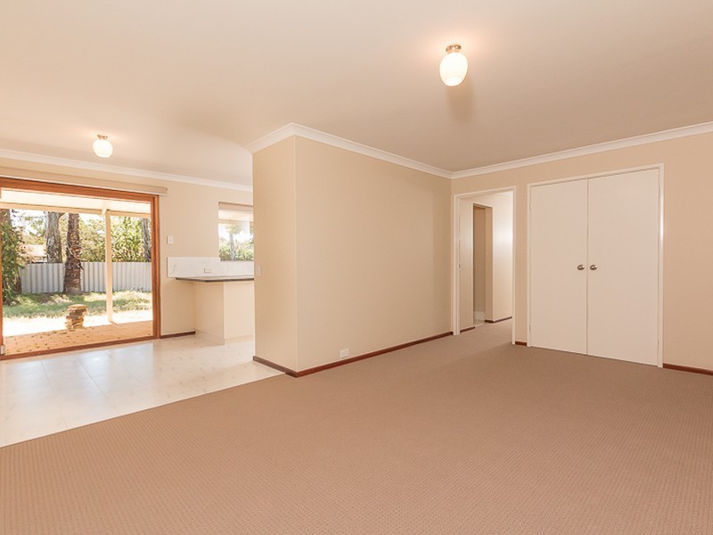 9 Mercer Close, Thornlie WA 6108