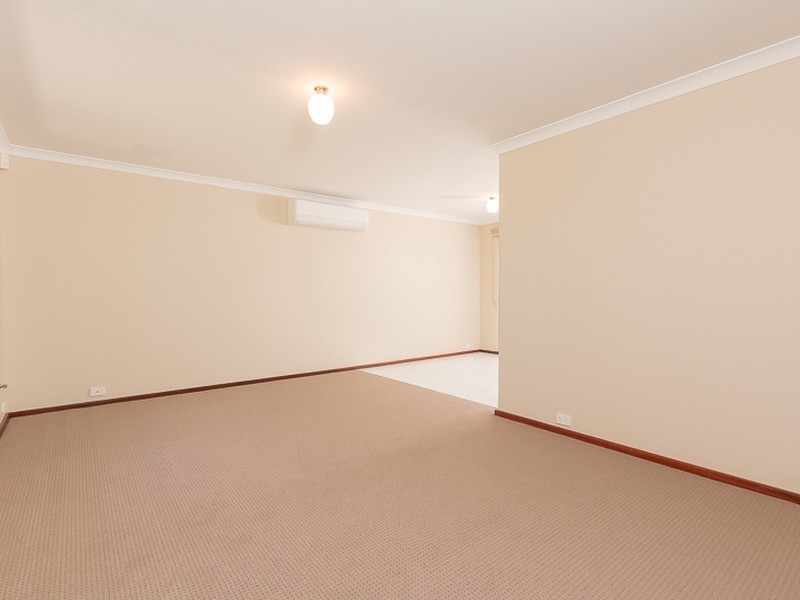 9 Mercer Close, Thornlie WA 6108