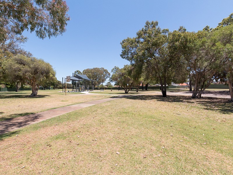 9 Mercer Close, Thornlie WA 6108