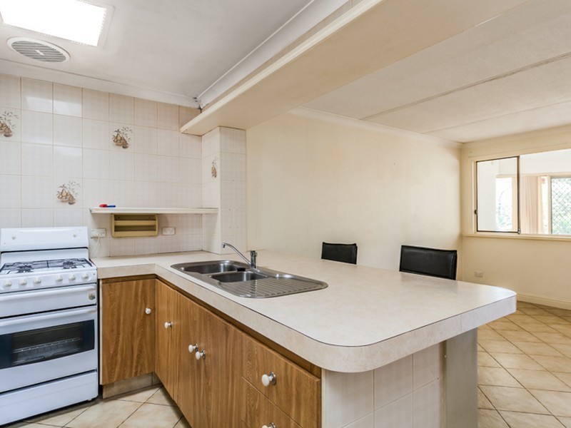 8 Prescott Drive, Gosnells WA 6110