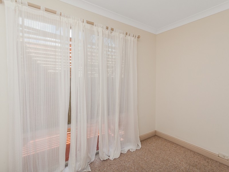 8 Prescott Drive, Gosnells WA 6110