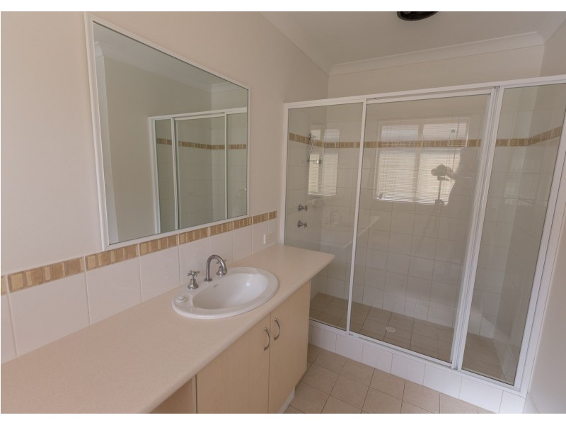 27B Leicester Crescent, Canning Vale WA 6155