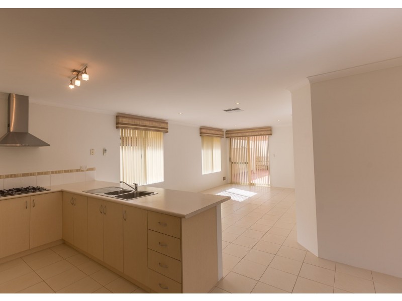 27B Leicester Crescent, Canning Vale WA 6155