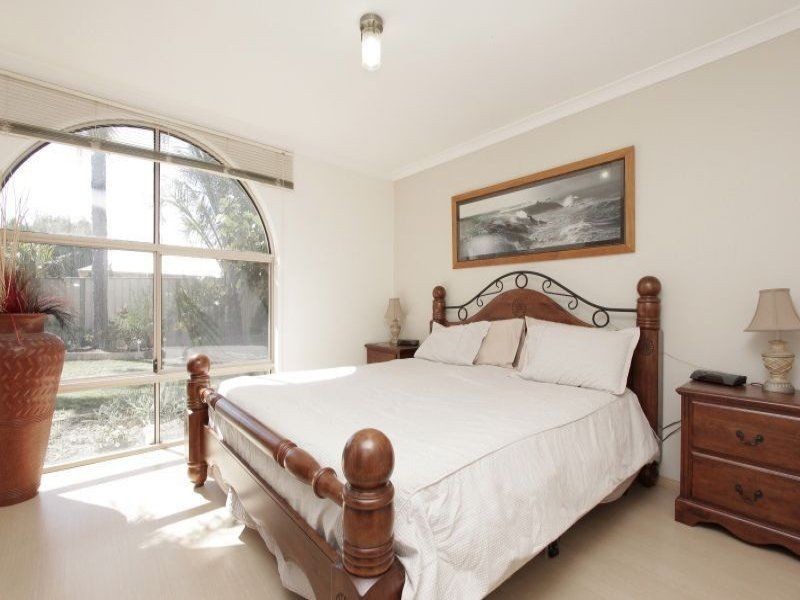 7 Dabchick Close, East Cannington WA 6107