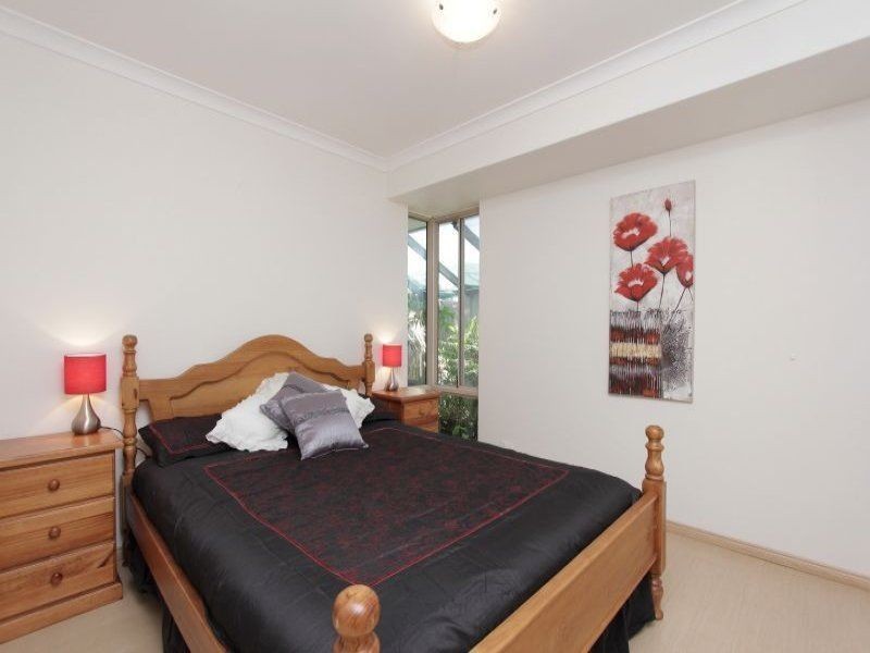 7 Dabchick Close, East Cannington WA 6107