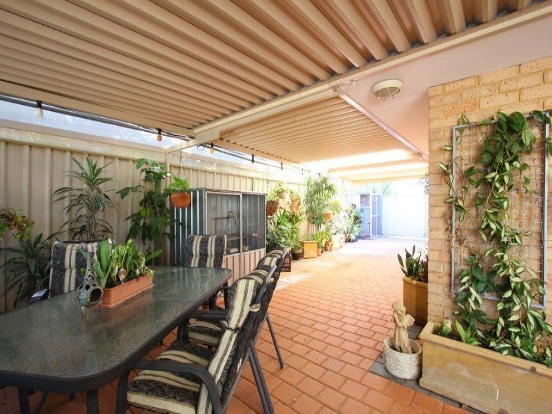 7 Dabchick Close, East Cannington WA 6107