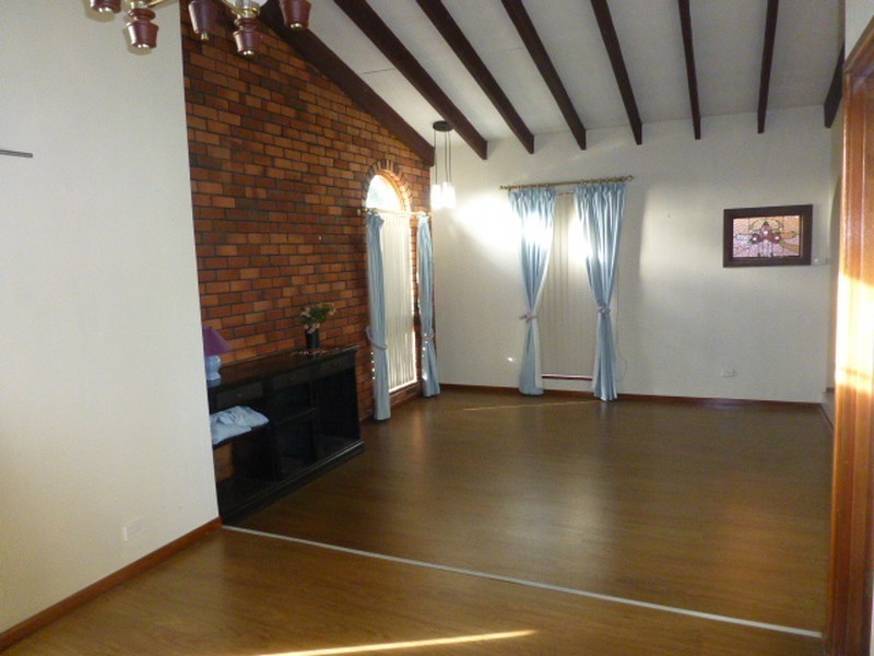 5 Parkside Drive, Thornlie WA 6108