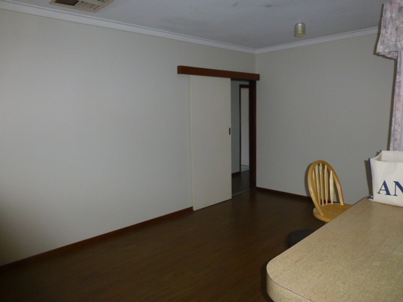 5 Parkside Drive, Thornlie WA 6108