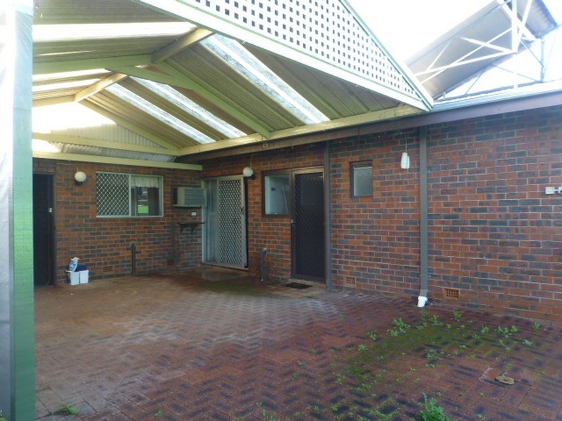 5 Parkside Drive, Thornlie WA 6108