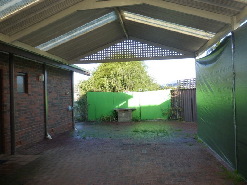 5 Parkside Drive, Thornlie WA 6108