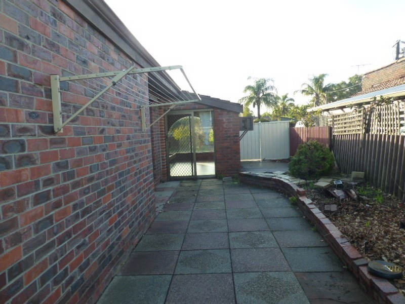 5 Parkside Drive, Thornlie WA 6108