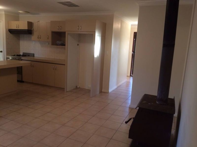 20 Mistletoe Drive, Huntingdale WA 6110