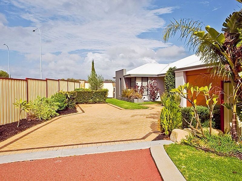 11 Eradu Court, Southern River WA 6110