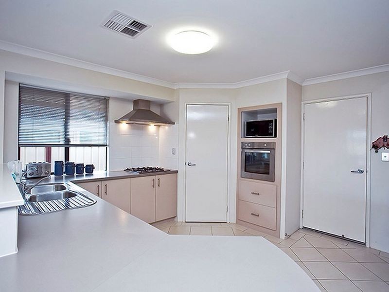 11 Eradu Court, Southern River WA 6110