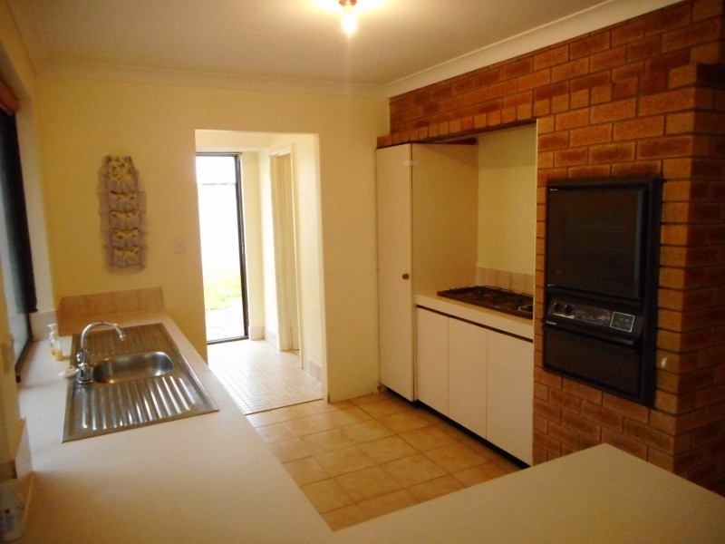 26 Regal Drive, Thornlie WA 6108