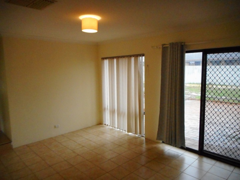 26 Regal Drive, Thornlie WA 6108