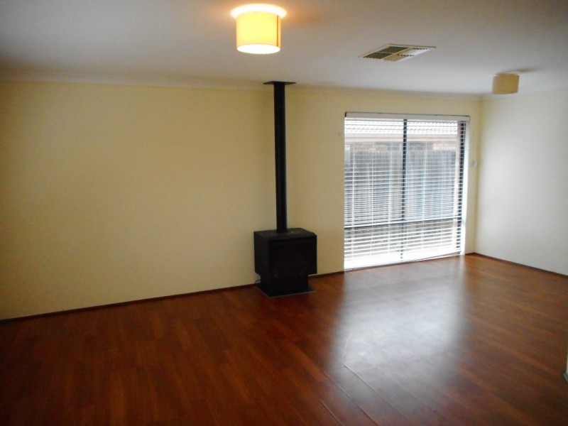 26 Regal Drive, Thornlie WA 6108