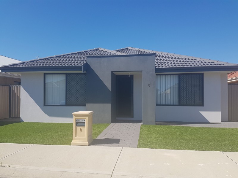 8 Miramar Way, Piara Waters WA 6112