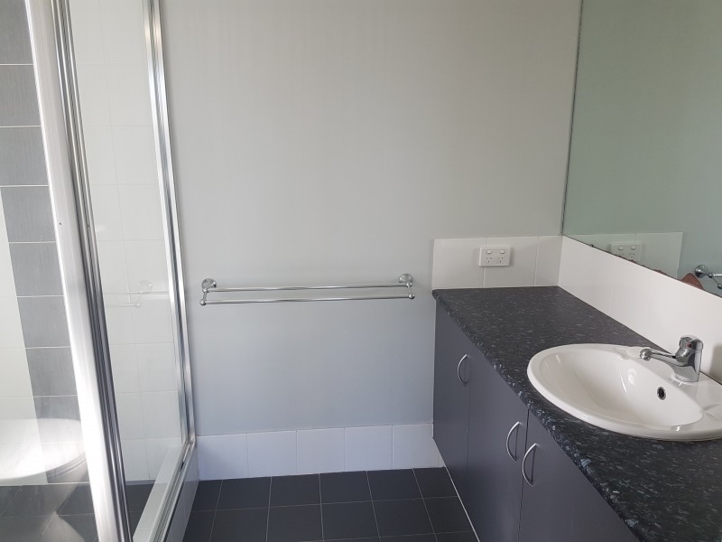 8 Miramar Way, Piara Waters WA 6112