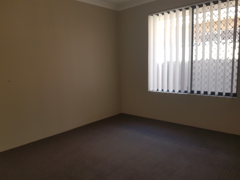 8 Miramar Way, Piara Waters WA 6112