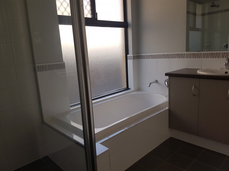 8 Miramar Way, Piara Waters WA 6112