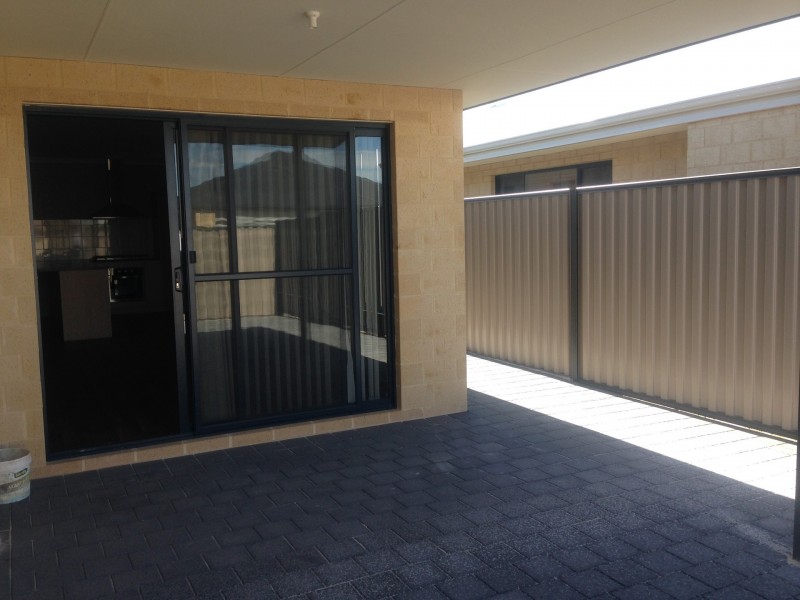 8 Miramar Way, Piara Waters WA 6112