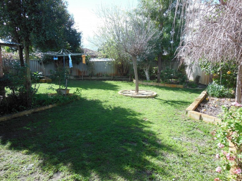 20a Sanderling Drive, Thornlie WA 6108