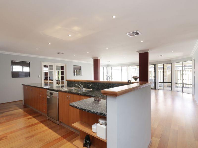 8 Acapulco Way, Southern River WA 6110