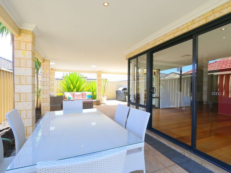 8 Acapulco Way, Southern River WA 6110