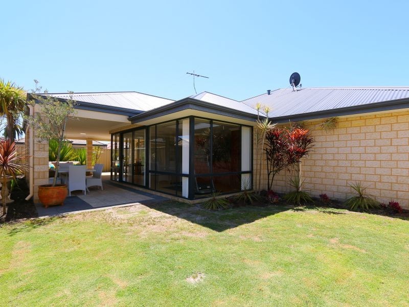 8 Acapulco Way, Southern River WA 6110