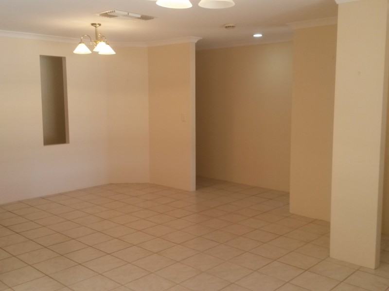 13 Engleswood Arcade, Canning Vale WA 6155