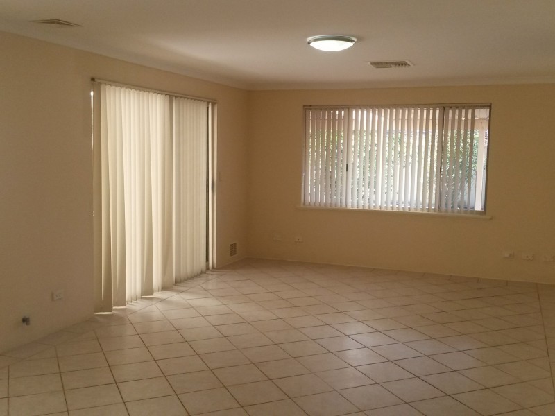 13 Engleswood Arcade, Canning Vale WA 6155