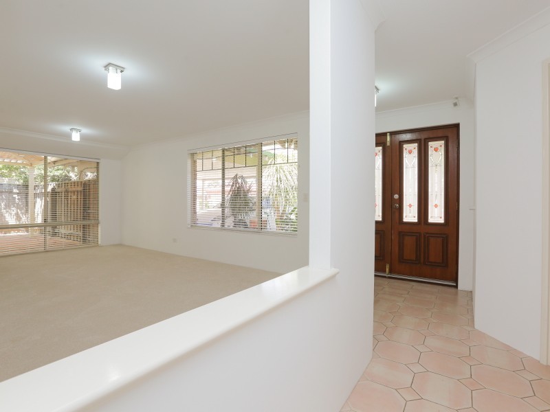 2 Hakea Court, Thornlie WA 6108