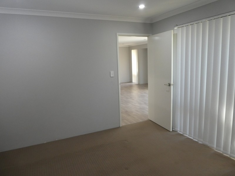 19 Cadaga Way, Piara Waters WA 6112