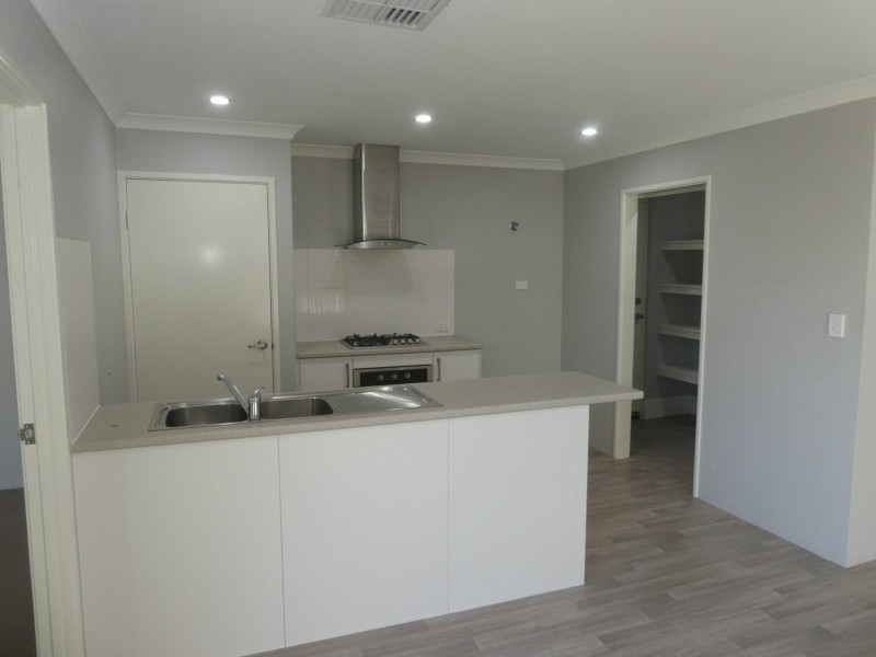 19 Cadaga Way, Piara Waters WA 6112