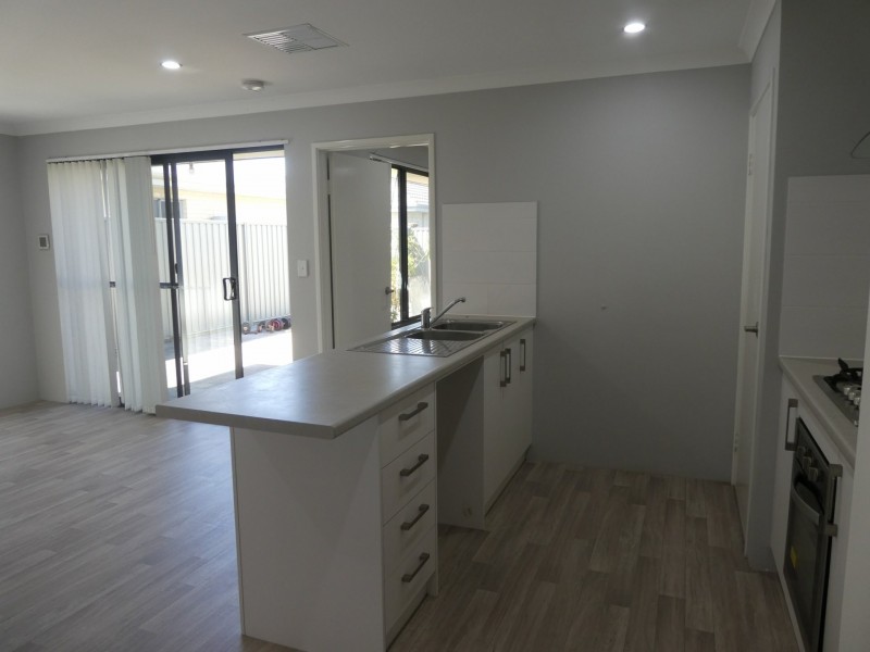 19 Cadaga Way, Piara Waters WA 6112