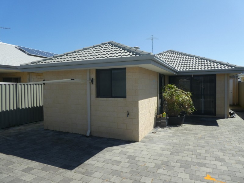 19 Cadaga Way, Piara Waters WA 6112