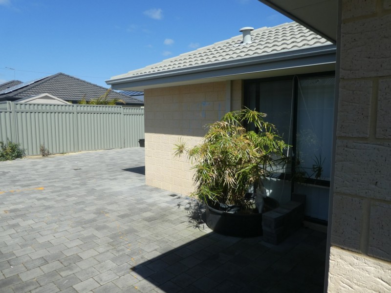 19 Cadaga Way, Piara Waters WA 6112