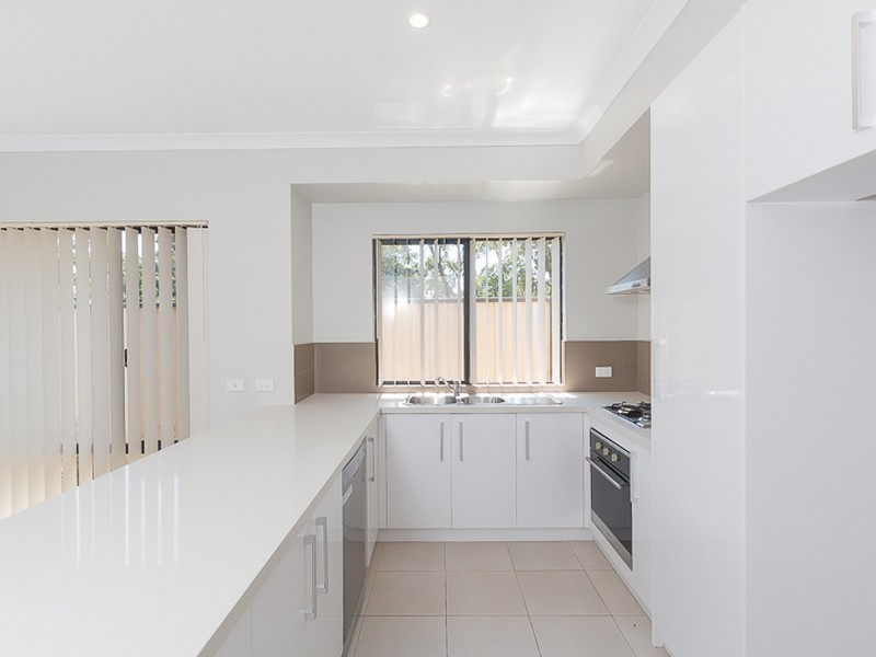 Unit 13/99 Lowanna Way, Armadale WA 6112