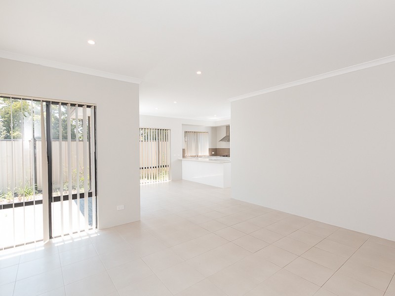 Unit 13/99 Lowanna Way, Armadale WA 6112