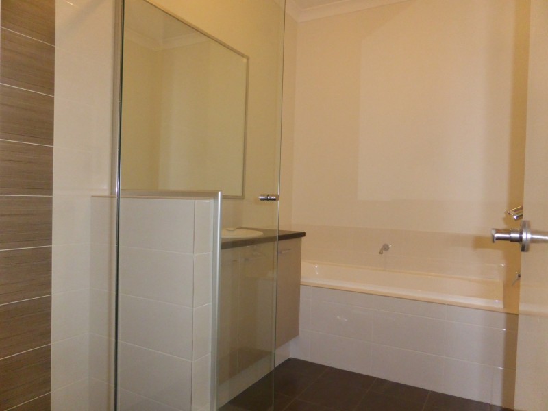 76 Yellowwood Avenue, Piara Waters WA 6112