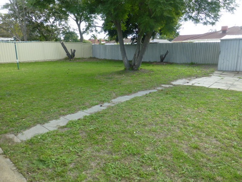 8 Fysh Place, Huntingdale WA 6110