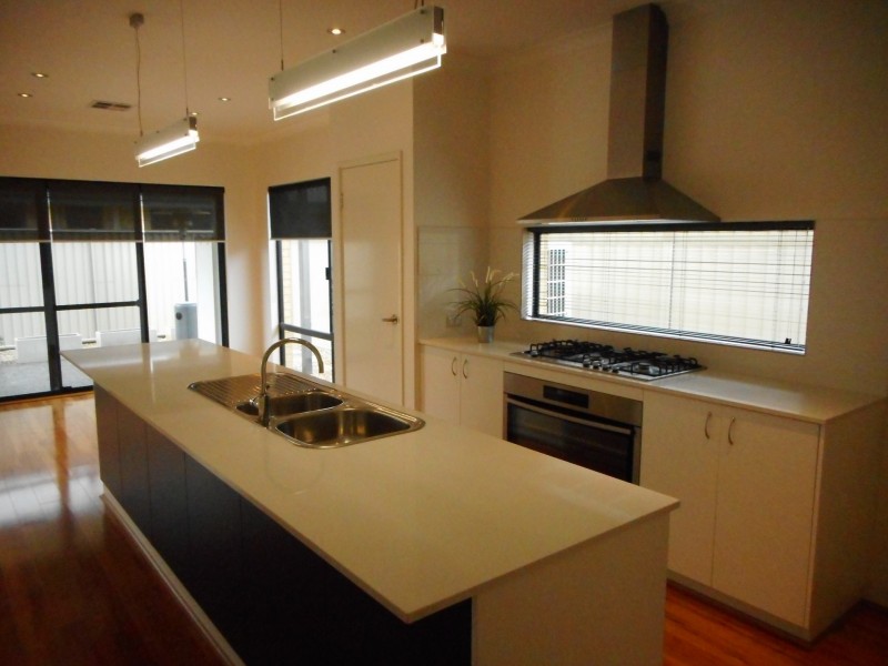 36 Dovedale Street, Harrisdale WA 6112