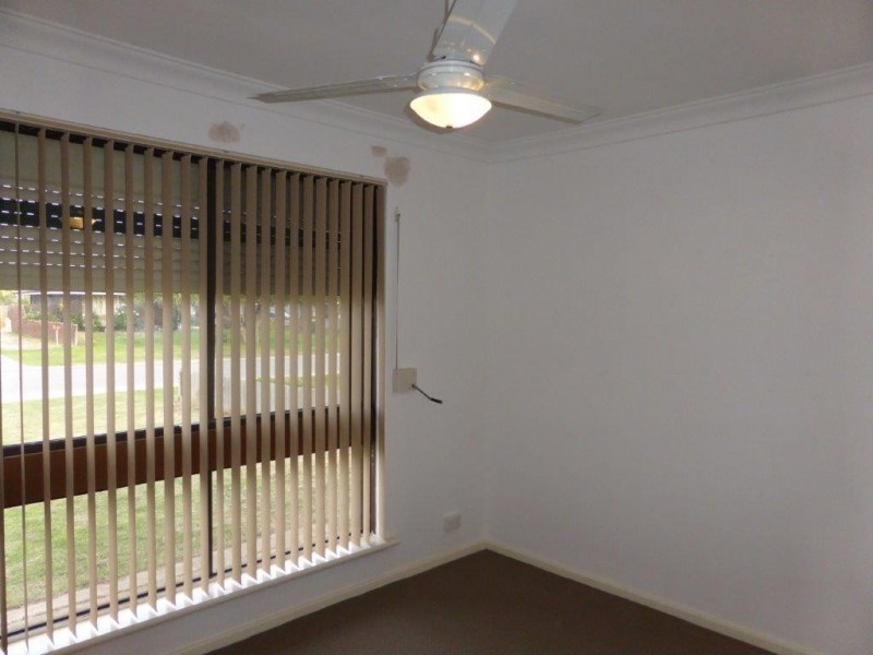 5 Vanda Place, Maddington WA 6109