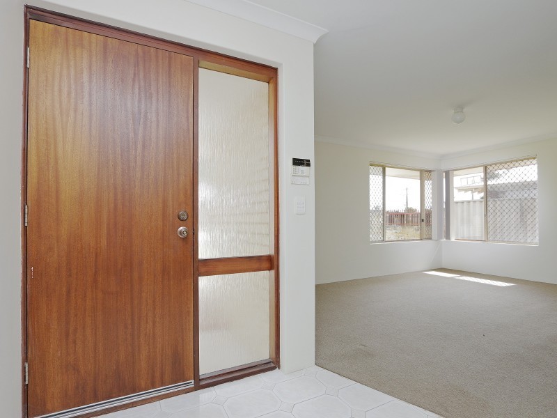 4 Bush Close, Beckenham WA 6107