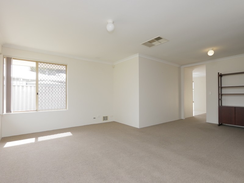 4 Bush Close, Beckenham WA 6107