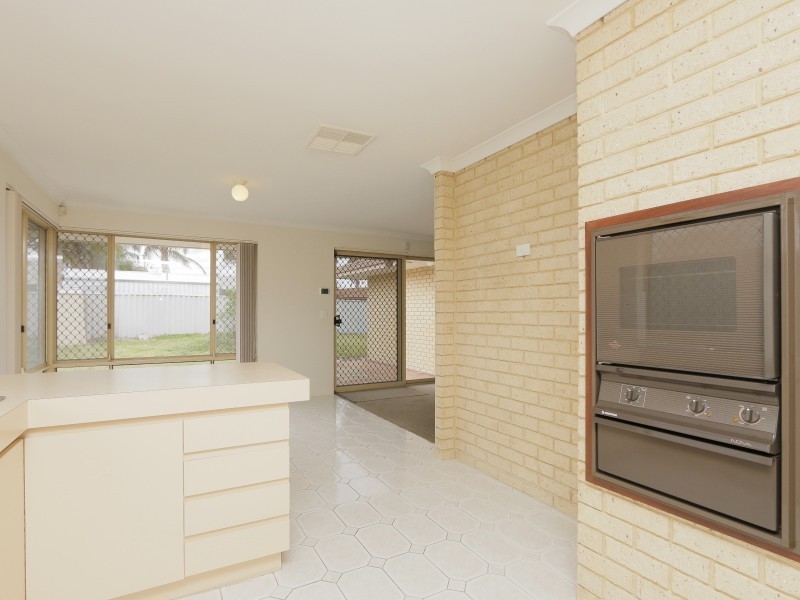 4 Bush Close, Beckenham WA 6107