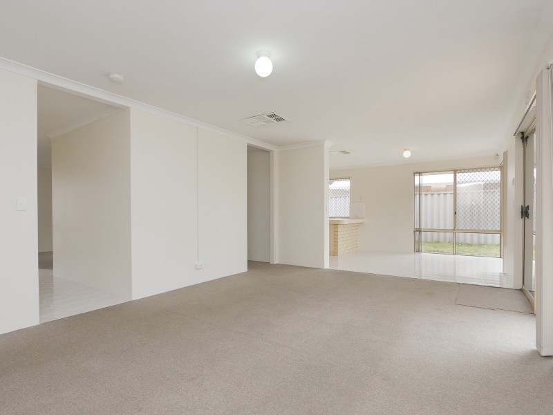 4 Bush Close, Beckenham WA 6107