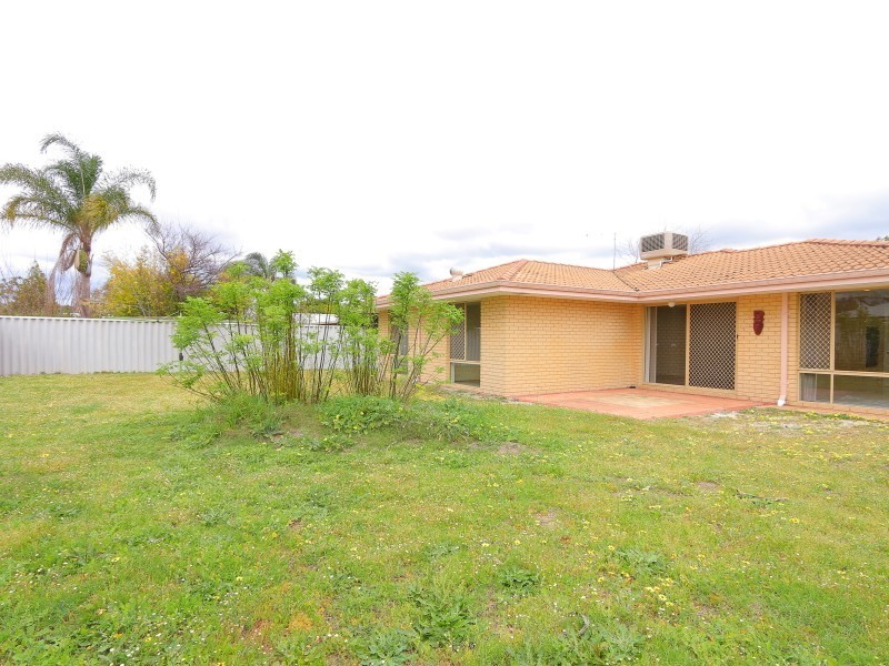 4 Bush Close, Beckenham WA 6107