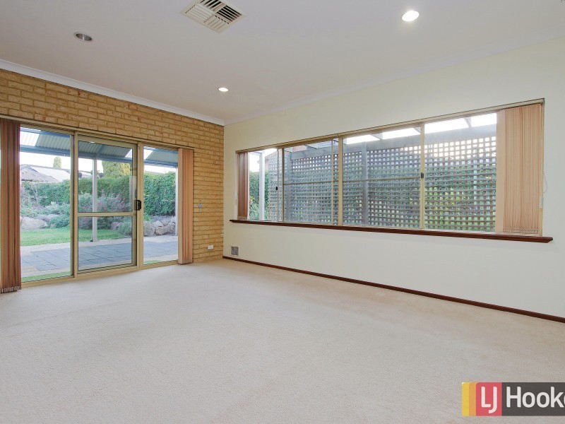 8 Kilrush Place, Waterford WA 6152